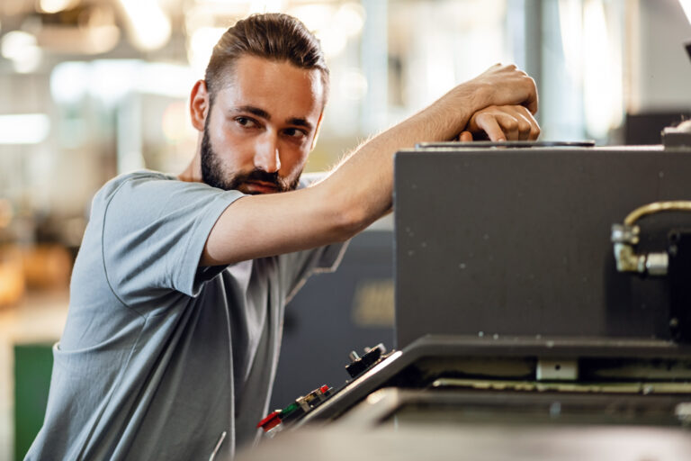 Installation de matériels informatiques pour particuliers et entreprises, configuration, mise en service et optimisation des équipements.